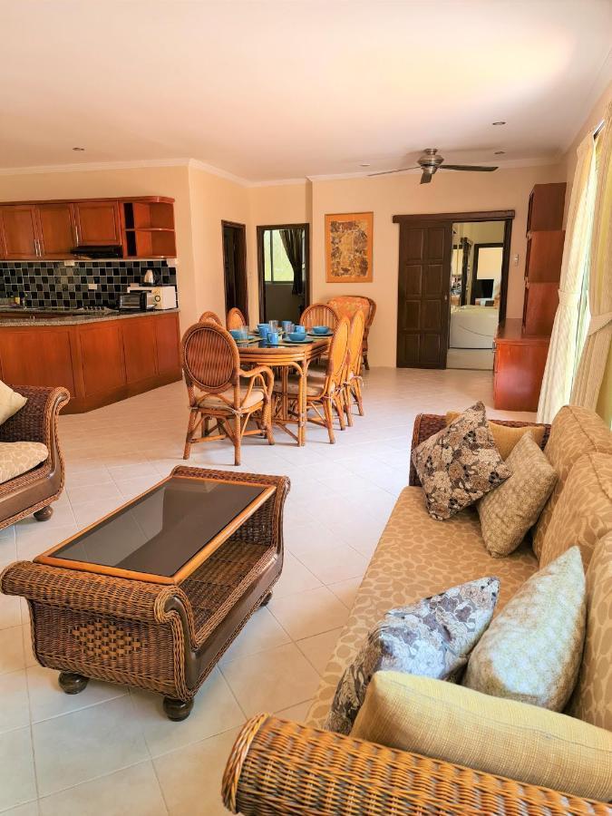 Butterfly Garden Boutique Residences Apts And Villas, A Lifestyle Destination Ex Lg 1-3 Bedroom Units , Full Kitchen, 2 Full Bathrooms, Rain Shower, Spa Bath, Free Bbq, Free Fast Fiber Optic Wifi, Staff 24-7 Патая Екстериор снимка