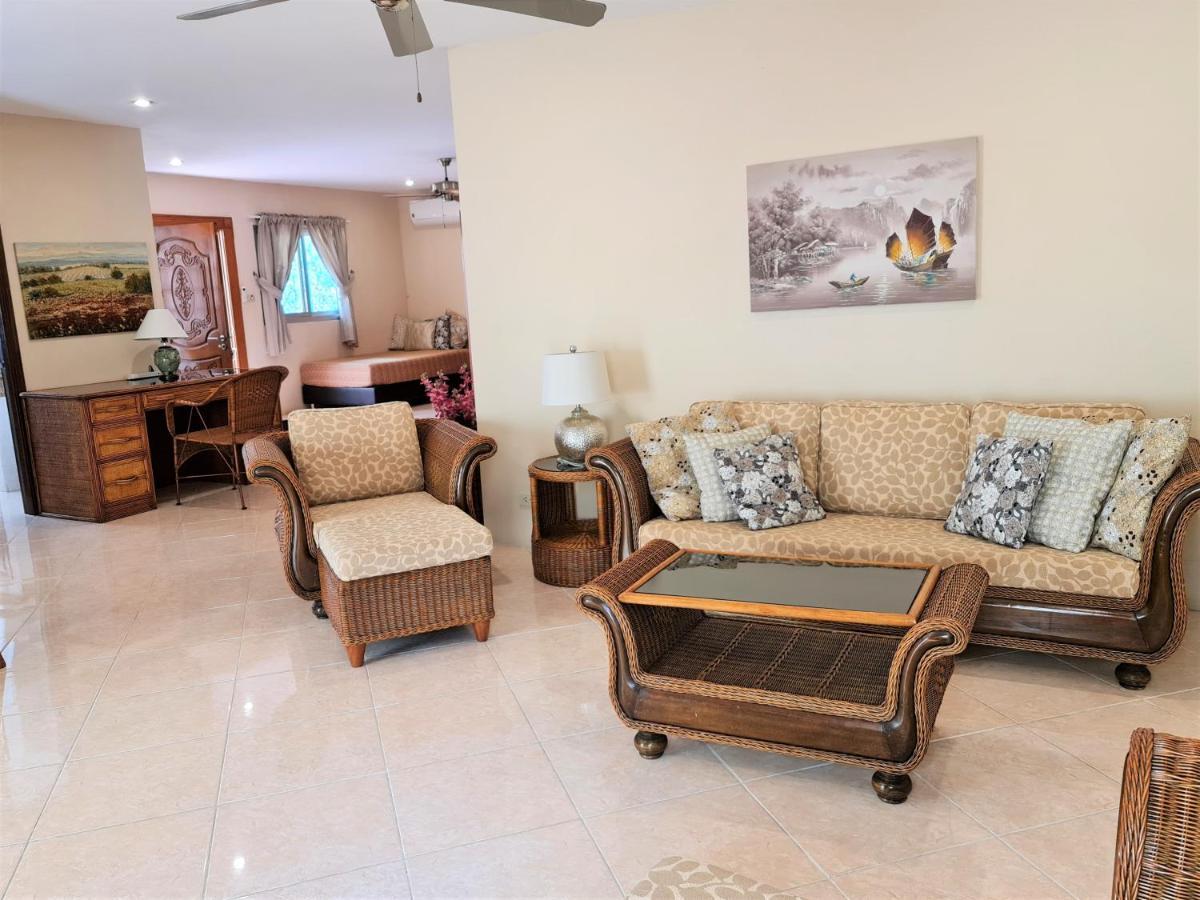 Butterfly Garden Boutique Residences Apts And Villas, A Lifestyle Destination Ex Lg 1-3 Bedroom Units , Full Kitchen, 2 Full Bathrooms, Rain Shower, Spa Bath, Free Bbq, Free Fast Fiber Optic Wifi, Staff 24-7 Патая Екстериор снимка
